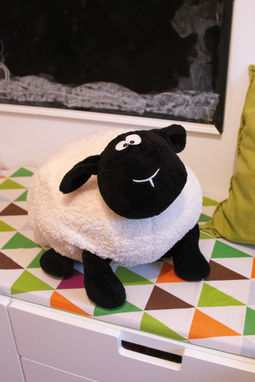 Большая плюшевая овечка SAMIRA, цвет черный, белый - 56-0502623- Фото №2
