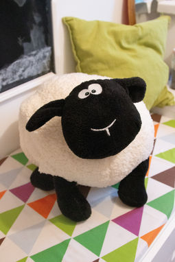Велика плюшева овечка SAMIRA, колір чорний, білий - 56-0502623- Фото №4
