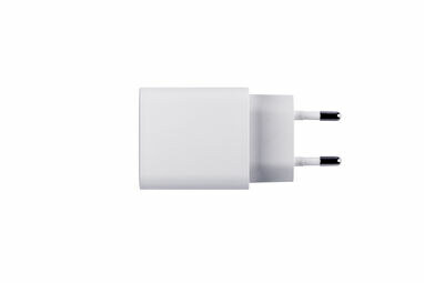 WEGENER Адаптер живлення з портом USB-A потужністю 18 Вт та USB-C потужністю 20 Вт із переробленого АБС-пластику (100% rABS) білий - 97186-106- Фото №1 WEGENER Адаптер живлення з портом USB-A потужністю 18 Вт та USB-C потужністю 20 Вт із переробленого АБС-пластику (100% rABS) білий - 97186-106- Фото №1