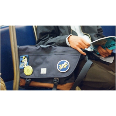 Сумка-мессенджер Herschel Cove из переработанного материала 22,5 л, цвет черный - 12075790- Фото №6 Сумка-мессенджер Herschel Cove из переработанного материала 22,5 л, цвет черный - 12075790- Фото №6