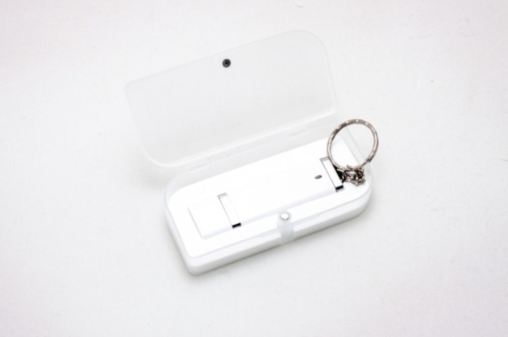Флешка 8 Gb из пластика и металла, с брелоком, белая, с колпачком - 170702-01-8- Фото №7 Флешка 8 Gb из пластика и металла, с брелоком, белая, с колпачком - 170702-01-8- Фото №7