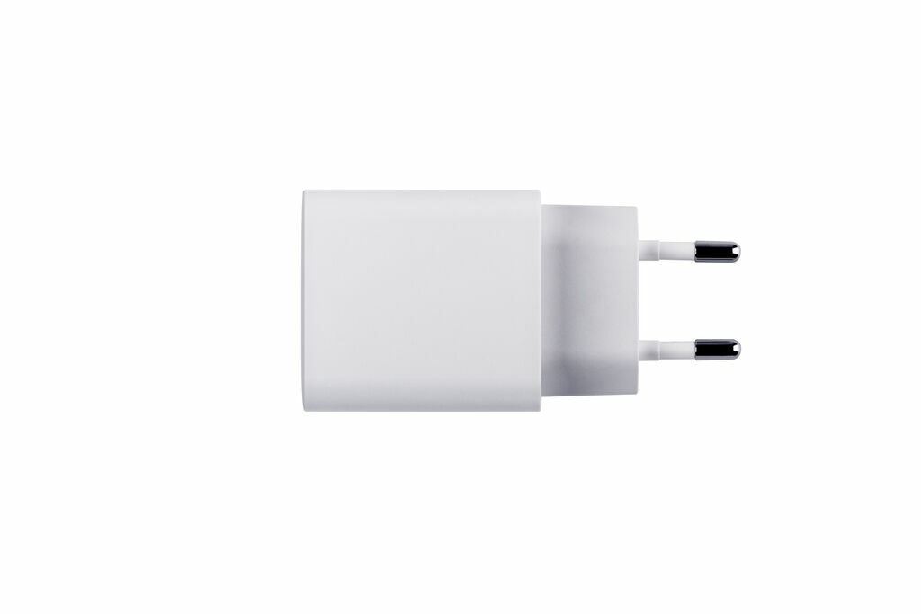 WEGENER Адаптер живлення з портом USB-A потужністю 18 Вт та USB-C потужністю 20 Вт із переробленого АБС-пластику (100% rABS) білий - 97186-106- Фото №1 WEGENER Адаптер живлення з портом USB-A потужністю 18 Вт та USB-C потужністю 20 Вт із переробленого АБС-пластику (100% rABS) білий - 97186-106- Фото №1